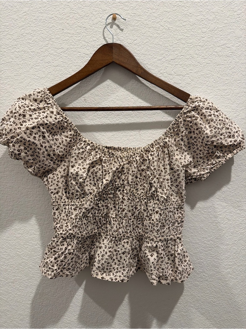 Floral brown beige puff sleeve blouse top cotton